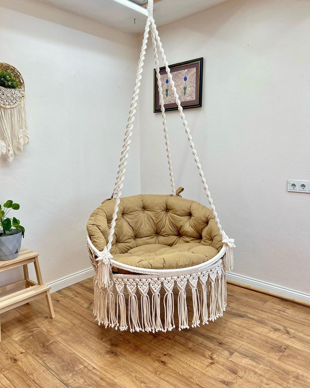 Handcrafted Hanging Macrame Swing Chair - Elegant Garden Hanging Chair for Indoor & Outdoor Relaxation